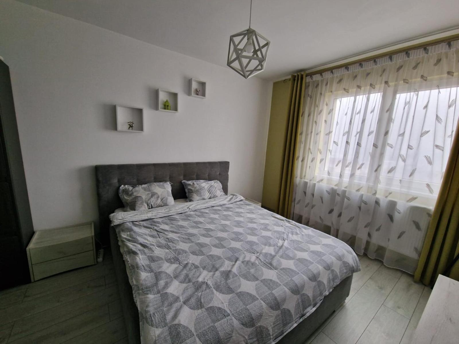 Gray Apartment Nearby Amethyst & Vivo Mall Floreşti Exterior foto